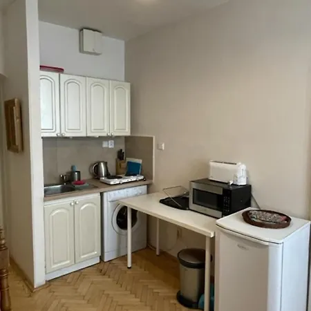 1 Bed Flat - Sleeps 2 - Pets - Wifi * Prague
