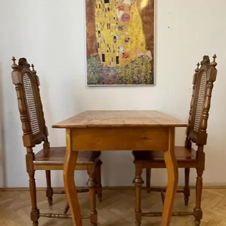 Apartment 1 Bed Flat - Sleeps 2 - Pets - Wifi *